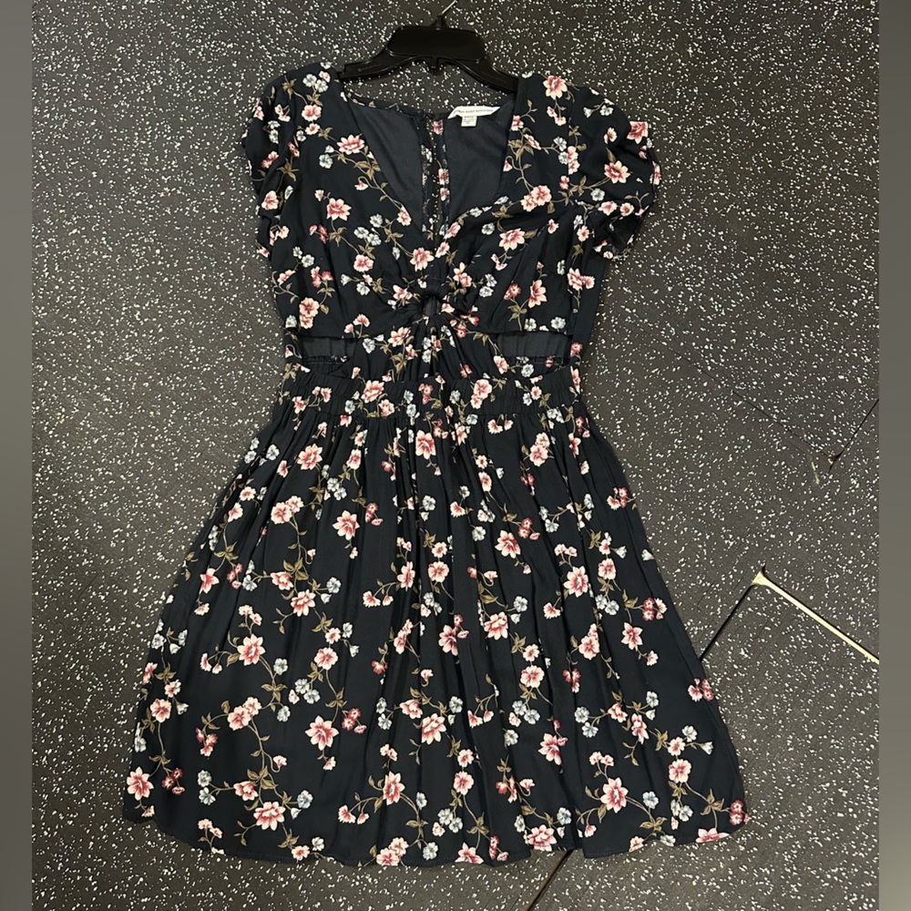 Flower dress with open side details
